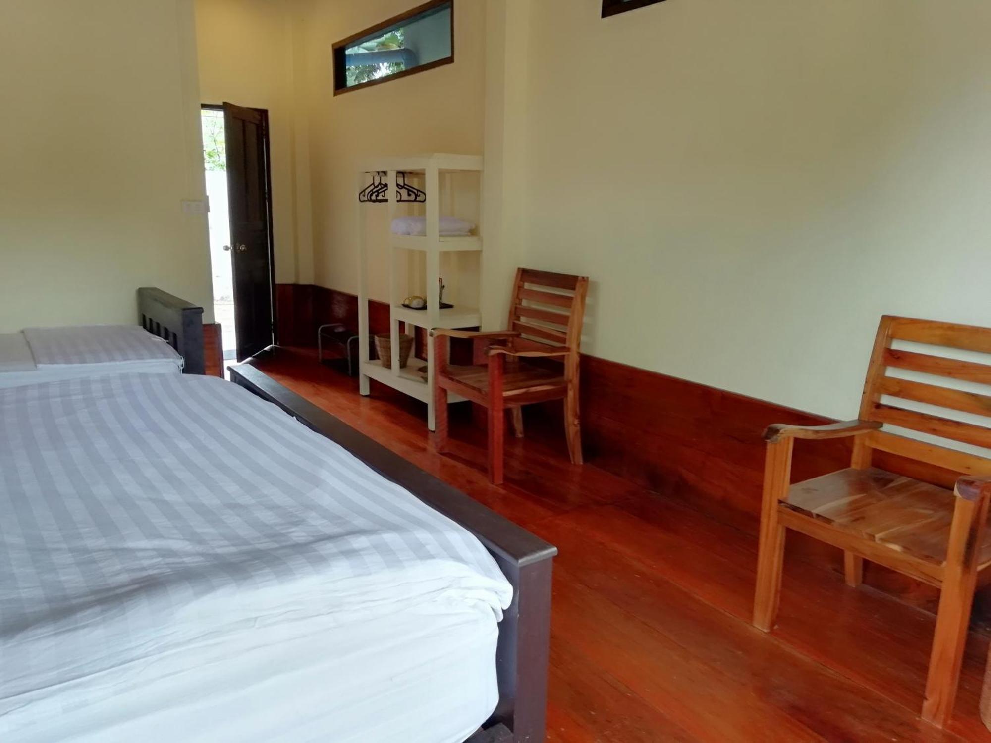 Riverview Bungalows & Gh Muang Ngoi Екстер'єр фото