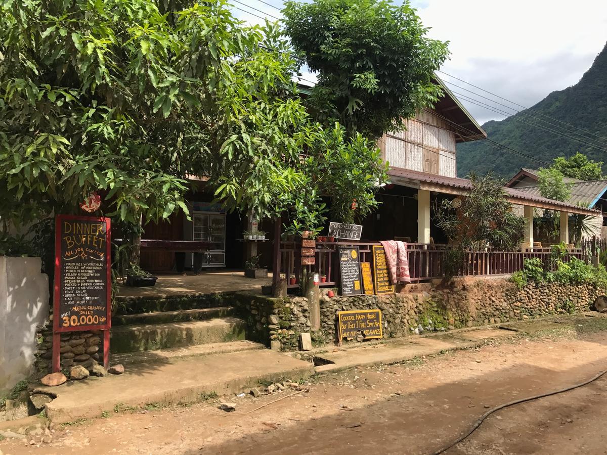 Riverview Bungalows & Gh Muang Ngoi Екстер'єр фото